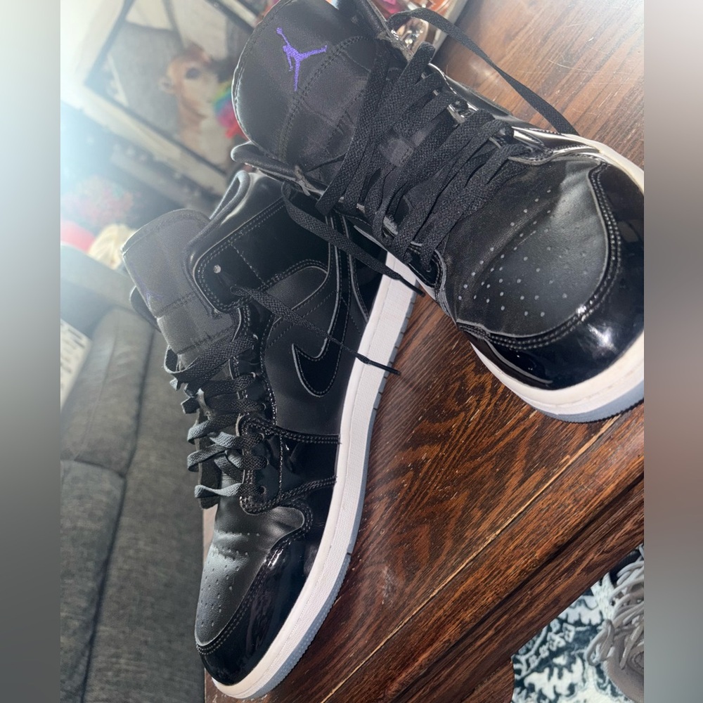 MEN'S AIR JORDAN RETRO 1 MID SE CASUAL SHOES